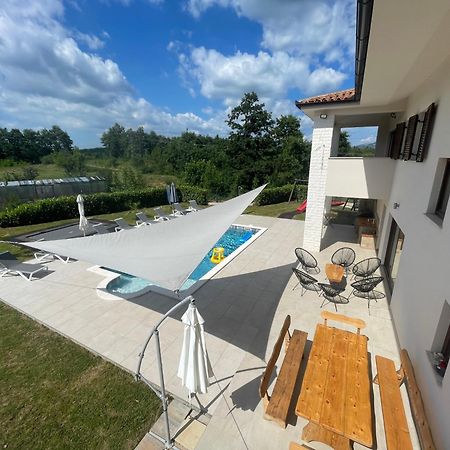 Villa Fluggi Near Labin Santalezi Экстерьер фото