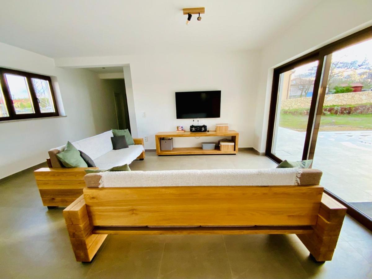 Villa Fluggi Near Labin Santalezi Экстерьер фото