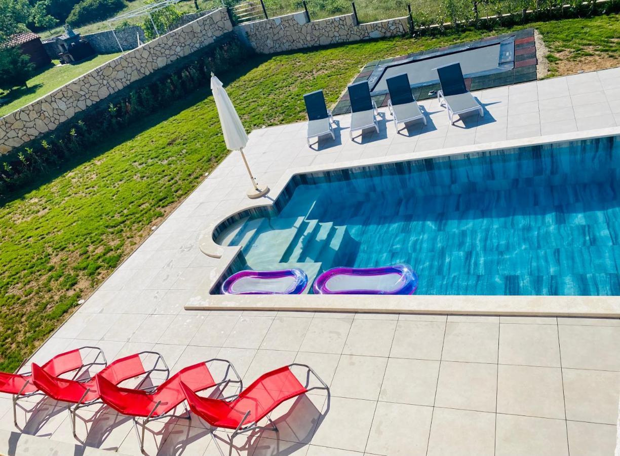 Villa Fluggi Near Labin Santalezi Экстерьер фото