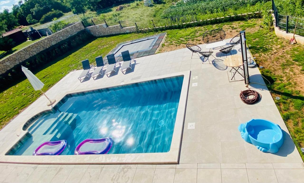 Villa Fluggi Near Labin Santalezi Экстерьер фото