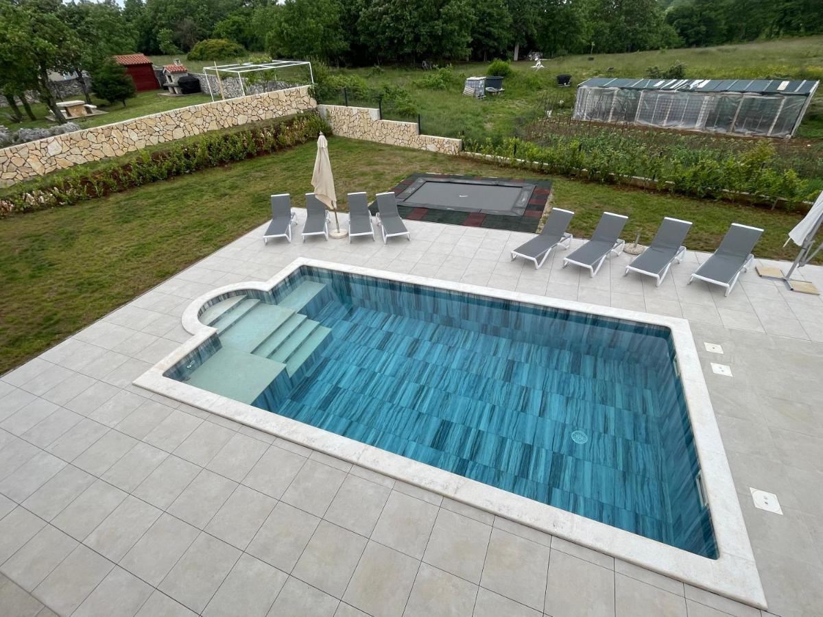 Villa Fluggi Near Labin Santalezi Экстерьер фото