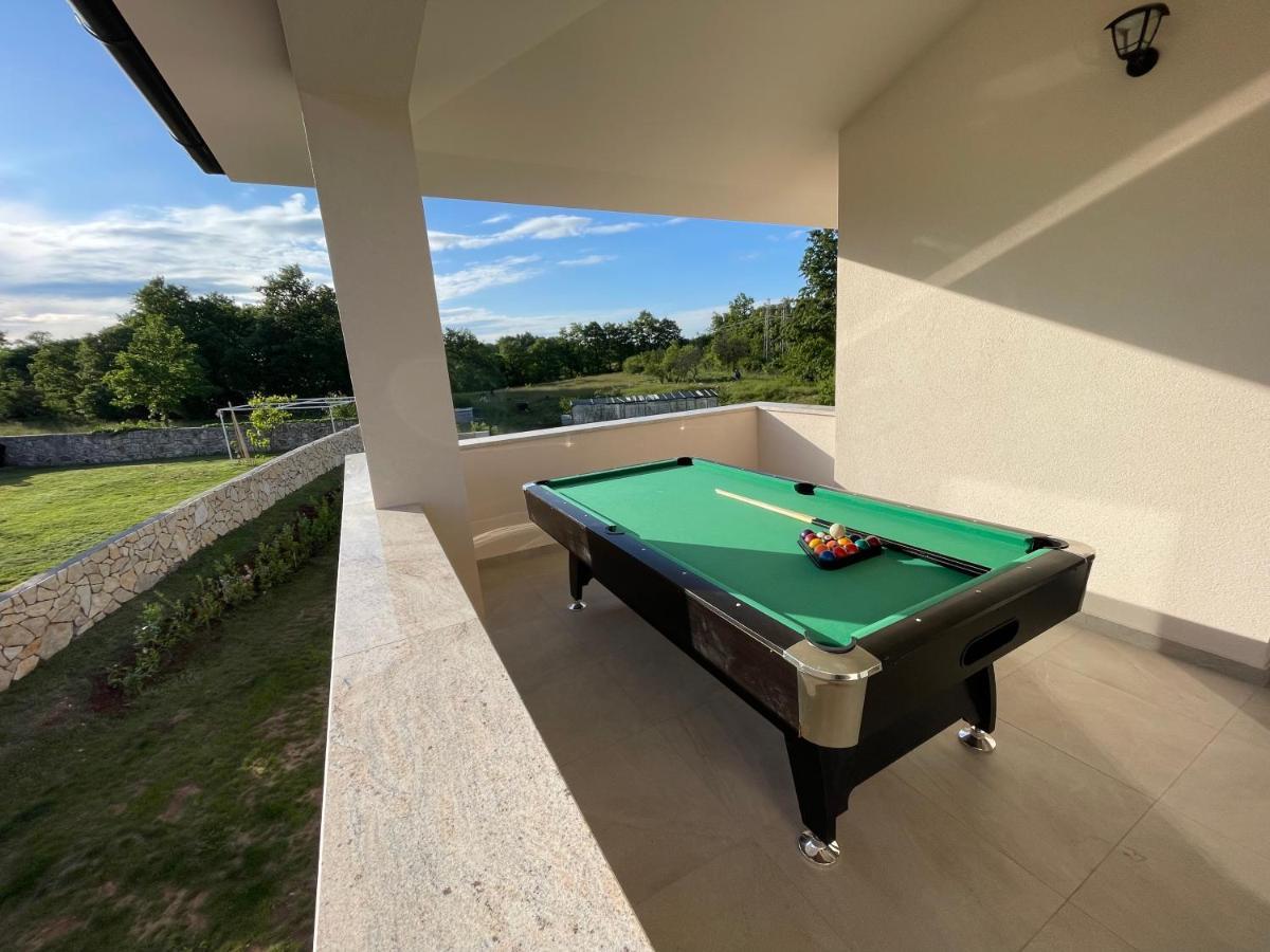 Villa Fluggi Near Labin Santalezi Экстерьер фото