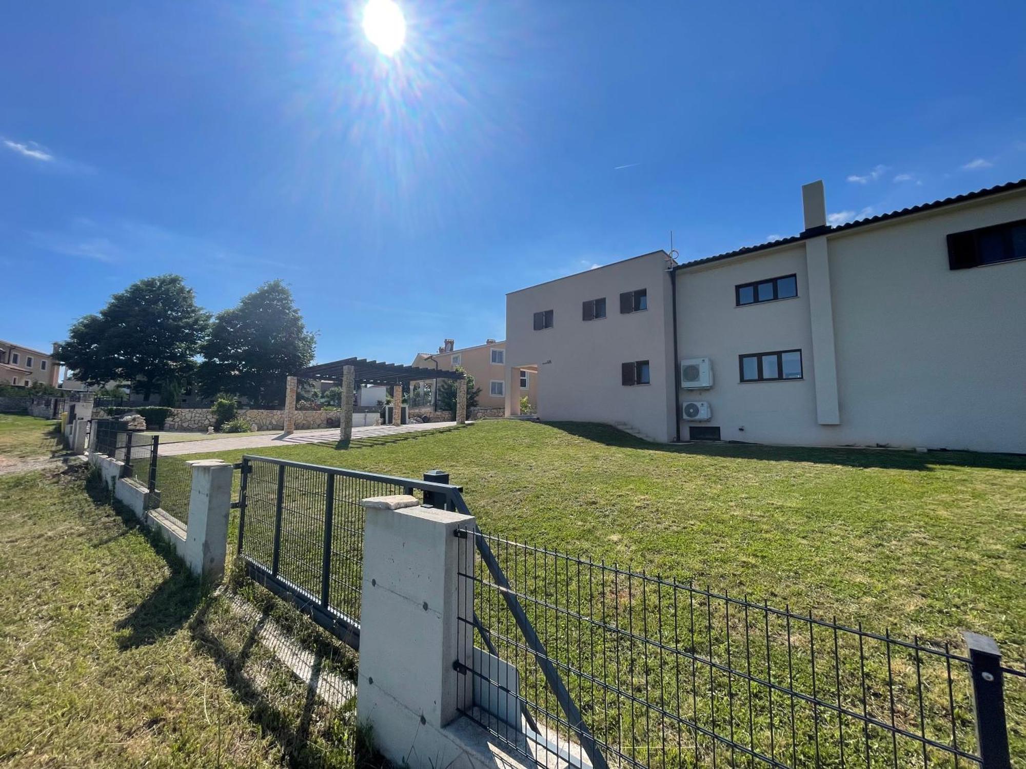 Villa Fluggi Near Labin Santalezi Экстерьер фото